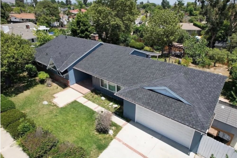 New shingle roof on single-story home by Hawks Roofing